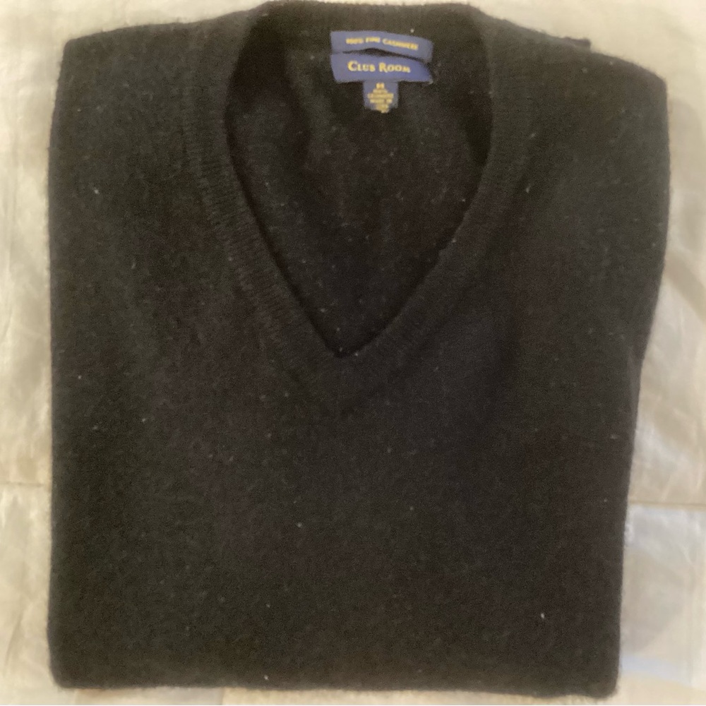 MEN’S BLACK V NECK CASHMERE SWEATER